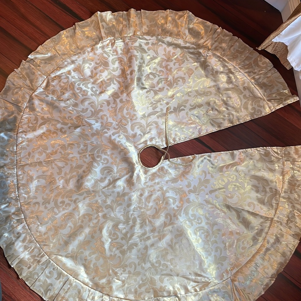 Vintage Martha Stewart gold Christmas tree skirt